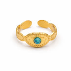 Goldener Ring mit türkisfarbenem Stein, strukturierte Oberfläche, wasserfester Modeschmuck für Damen von Selnaura