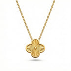 Goldene Kleeblatt Halskette mit feinem Kettenanhänger – minimalistischer Schmuck für Alltag und besondere Anlässe