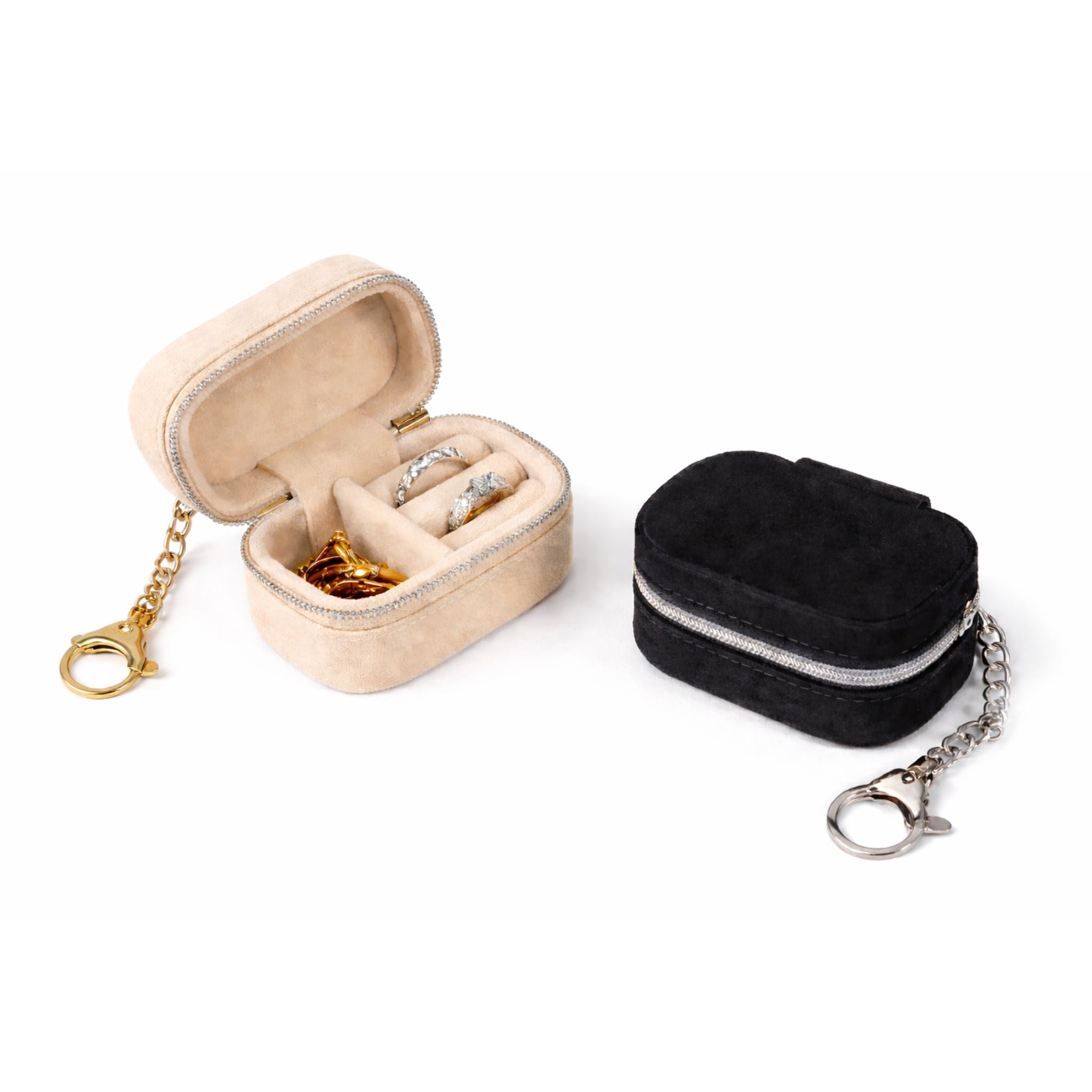 Mini Schmucketui aus Velours in Beige und Schwarz mit Reißverschluss und Schlüsselring zur Schmuckaufbewahrung.