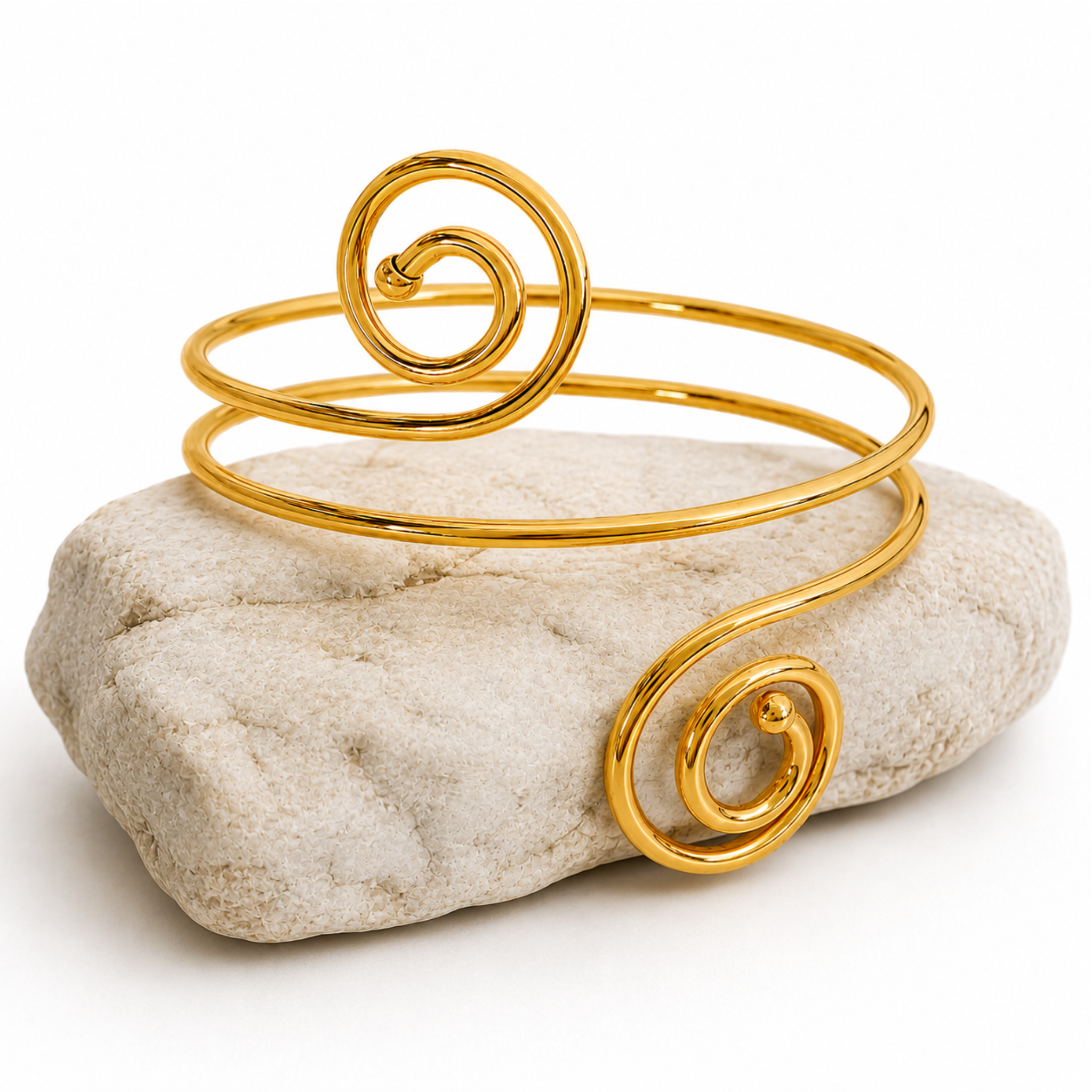 Aura Spiral Oberarmreif in Gold mit offenem Spiral Design