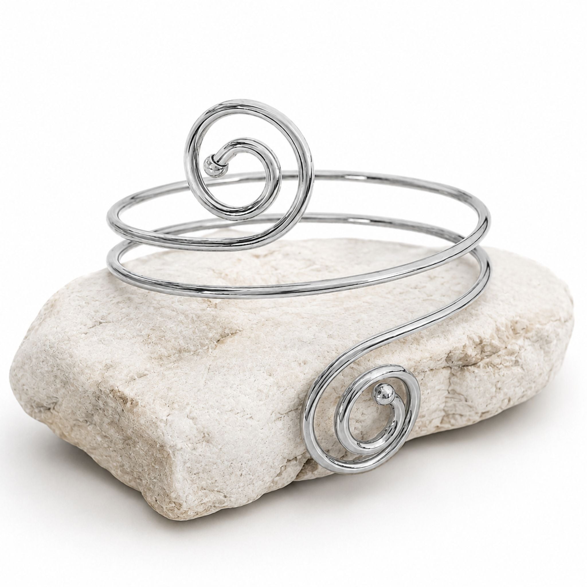 Aura Spiral Oberarmreif in Silber mit offenem Spiral Design