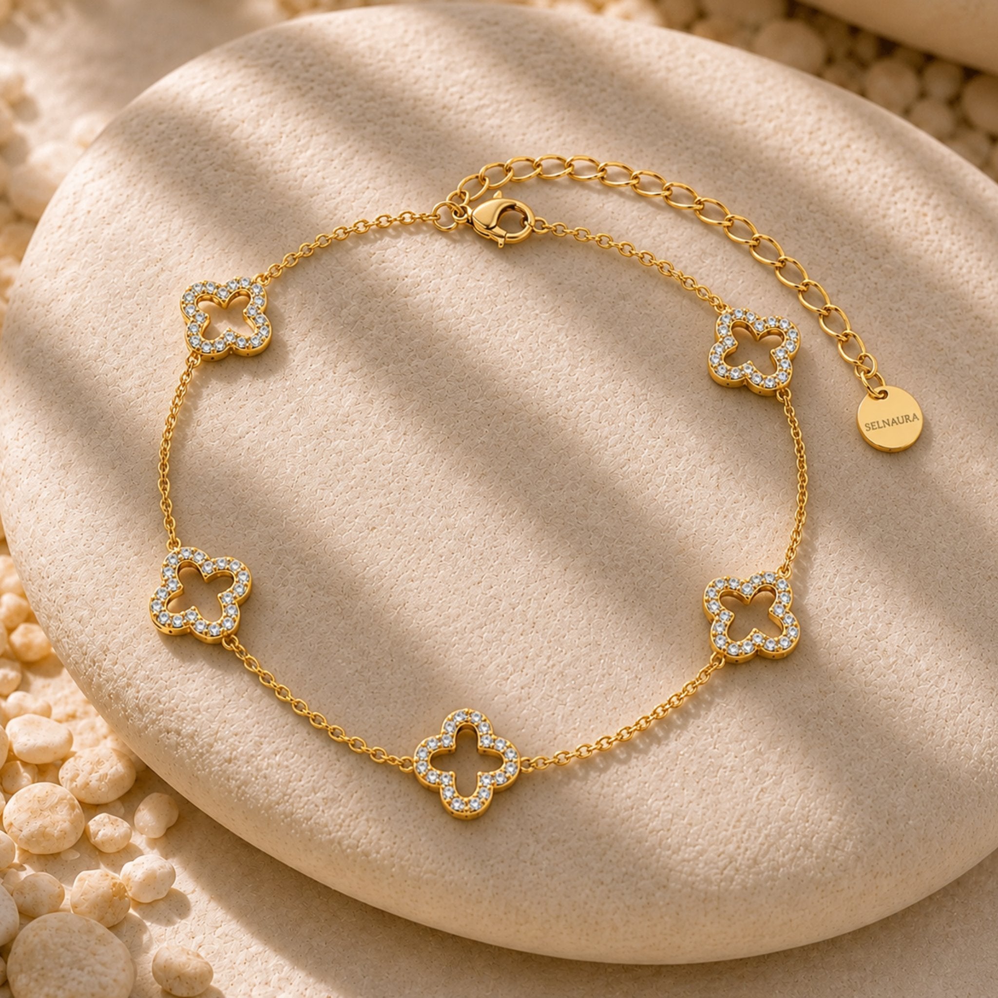 Crystal Clover Armband in Gold auf natur Stein