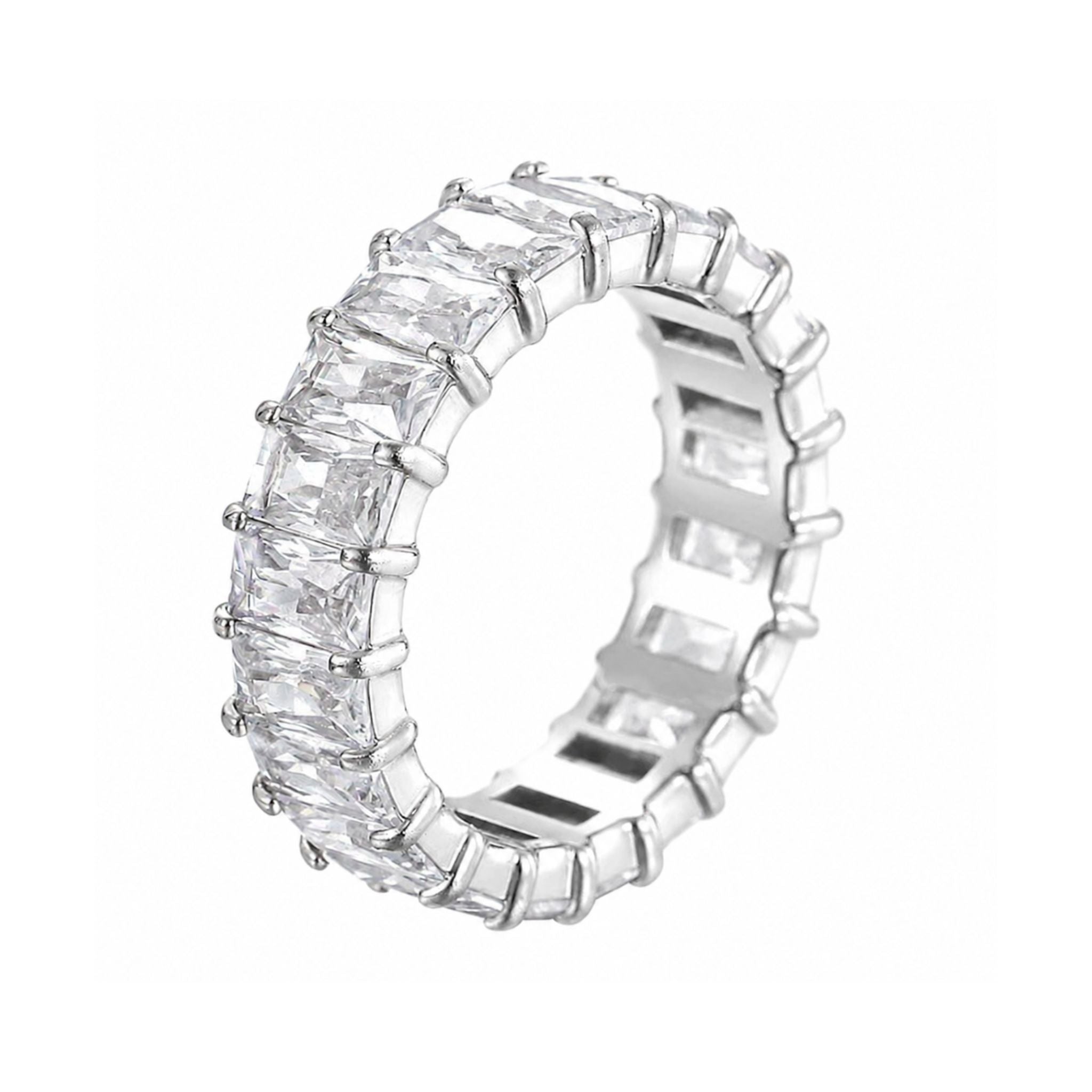 Silberner Eternity Ring mit hochwertigen rechteckigen Zirkonia