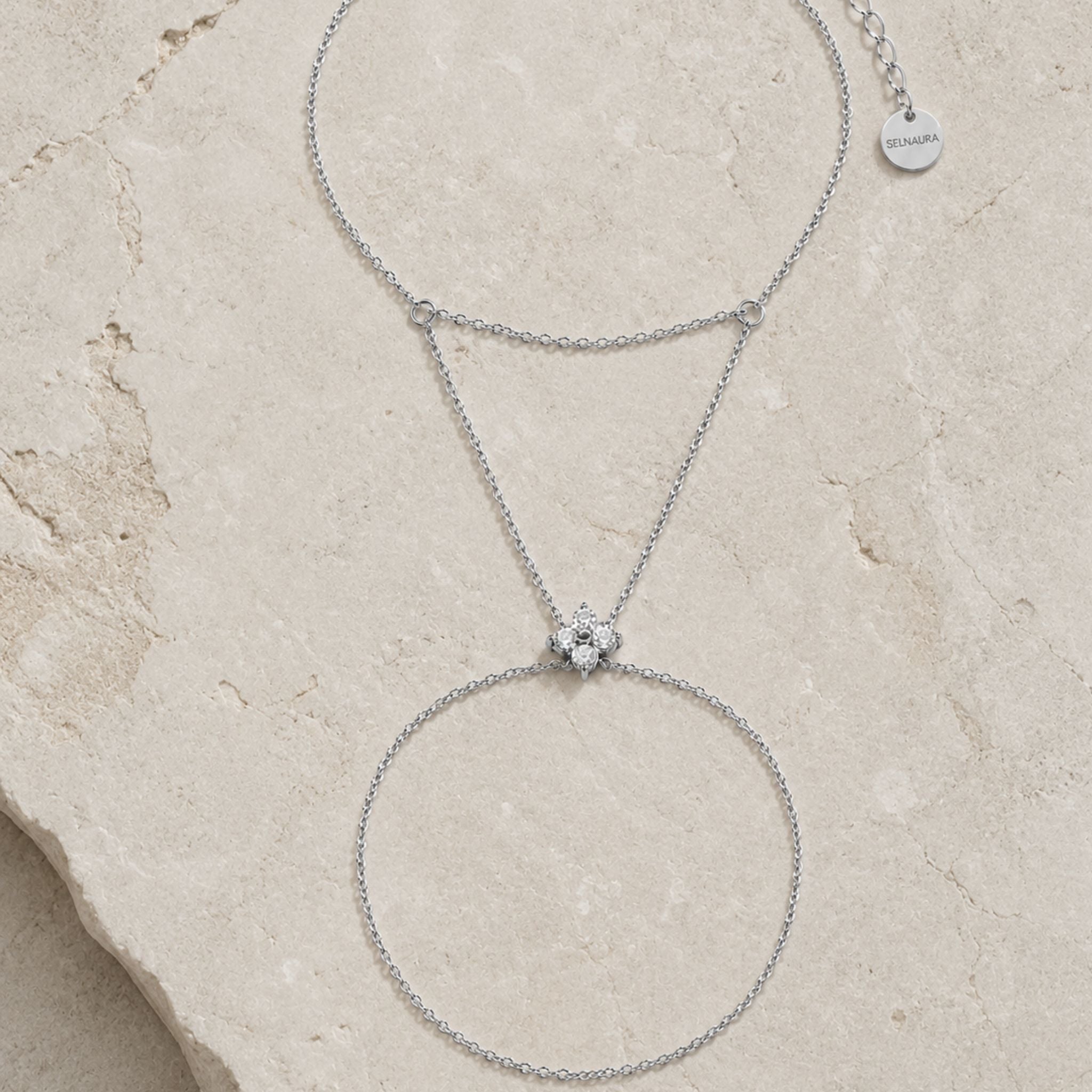 Flora Bloom Handkette in Silber mit feinem Blütendesign