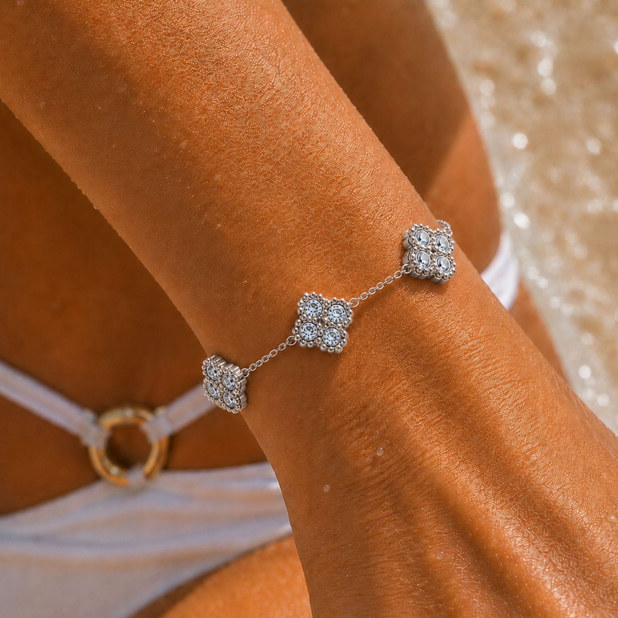 Lumi Clover Armband in Silber als elegantes Kleeblatt Armband für Damen