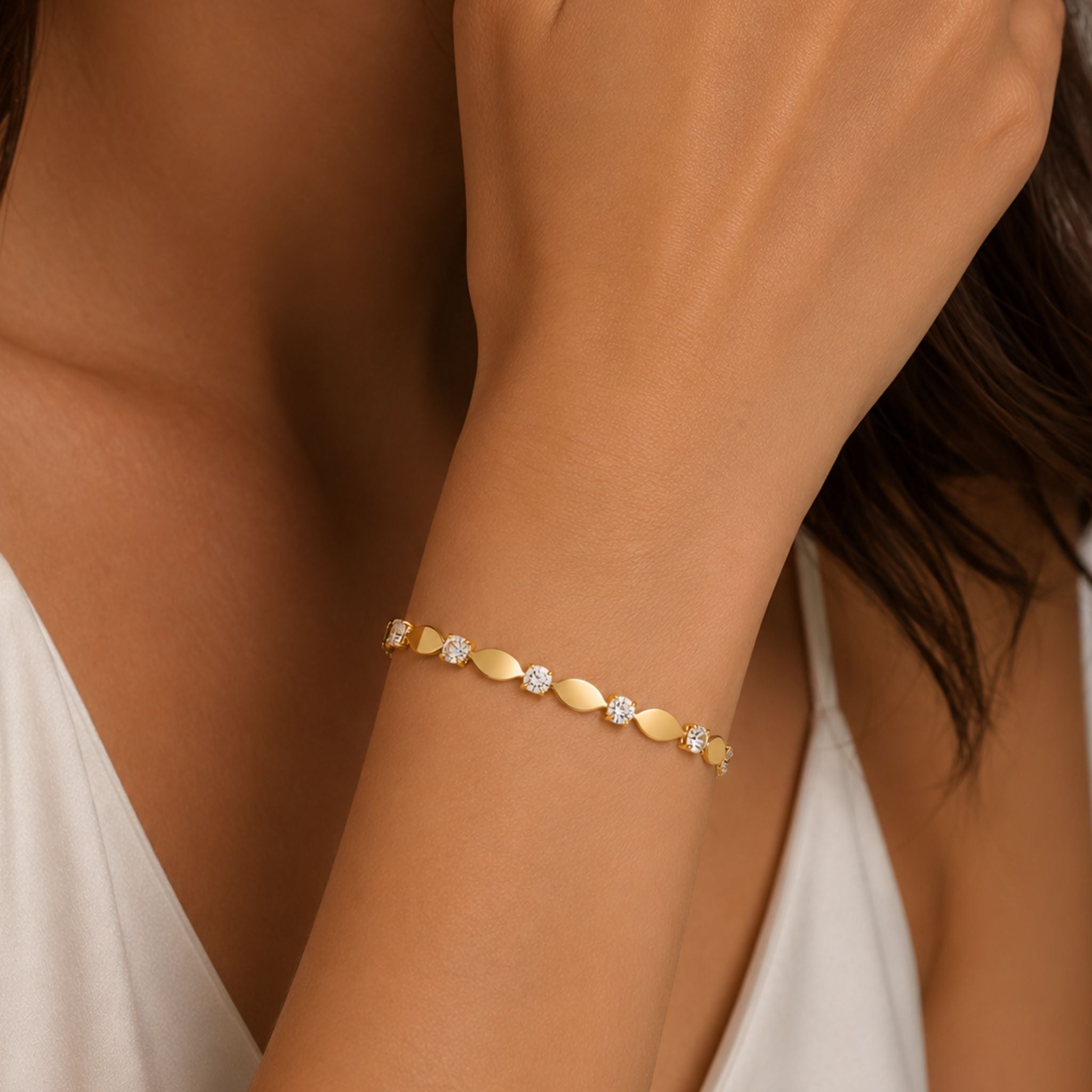 Elegantes Memory Glow Armband für Damen in 18K Vergoldung