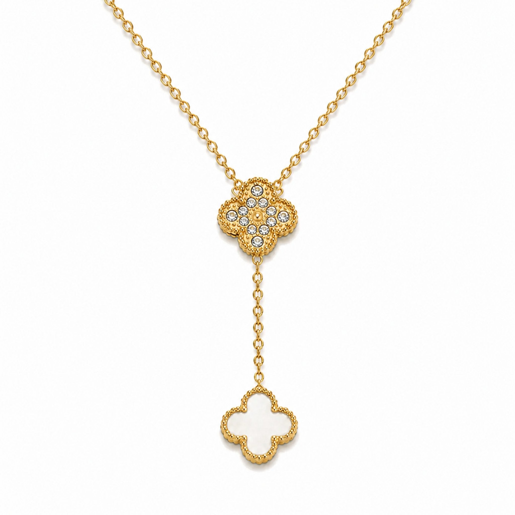 Moonlight Clover Kette in Gold mit weißem Kleeblatt Anhänger und funkelnden Zirkonia Steinen