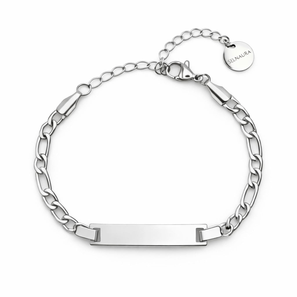Silbernes Unity Bar Armband mit gravierbarer Stegplatte, Panzerkette, zeitloses Design, Schmuck auf weißem Hintergrund