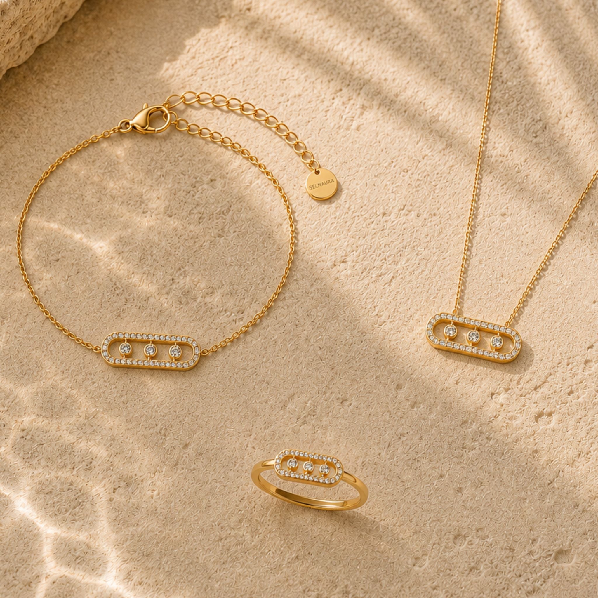 Trinity Shine Schmuckset Gold mit drei beweglichen Zirkonia Steinen und funkelnder Pavé Fassung